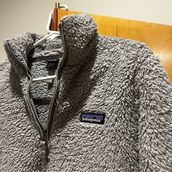 Patagonia Soft Gray Quarter-Zip Fleece - Picture 3 of 7